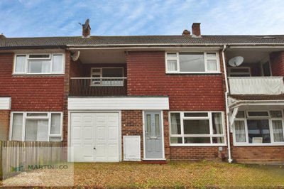 Property on Wey Barton, KT14 7EF