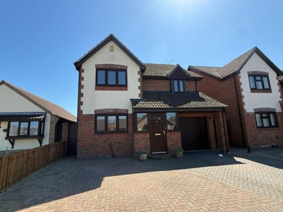 Property on Stallards Crescent, CO13 0TN