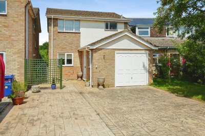Property on Barry Avenue, OX26 2HB