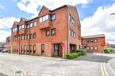 Property on Pembroke Road, RG14 1BX