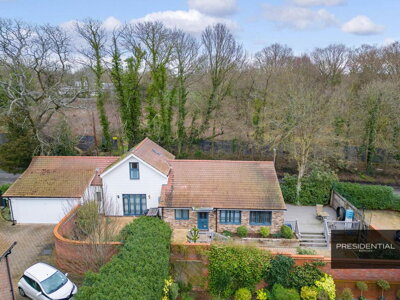 Property on Lingmere Close, IG7 6LH