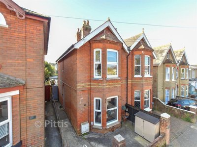 Property on Oakfield Road, PO32 6DS