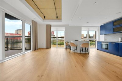 Property on E14 0XF