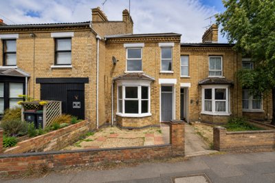 Property on Wellingborough Road, NN10 9SS