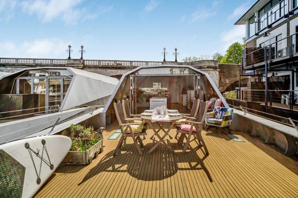 House Boat