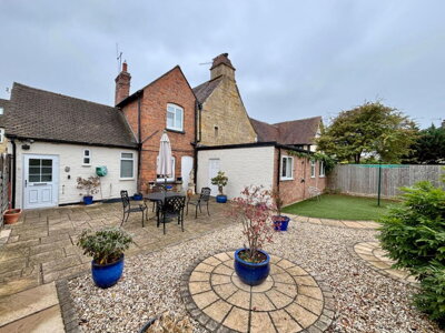 Property on High Street, WR11 7PQ