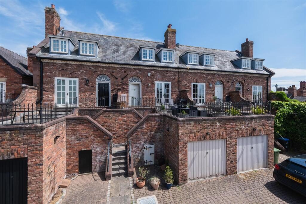 Property main image