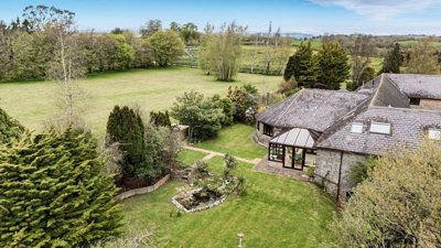 Property on TQ12 5UA