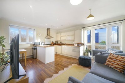 Property on SE20 8FD