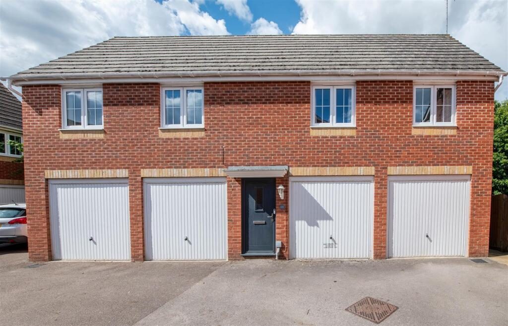 Property main image