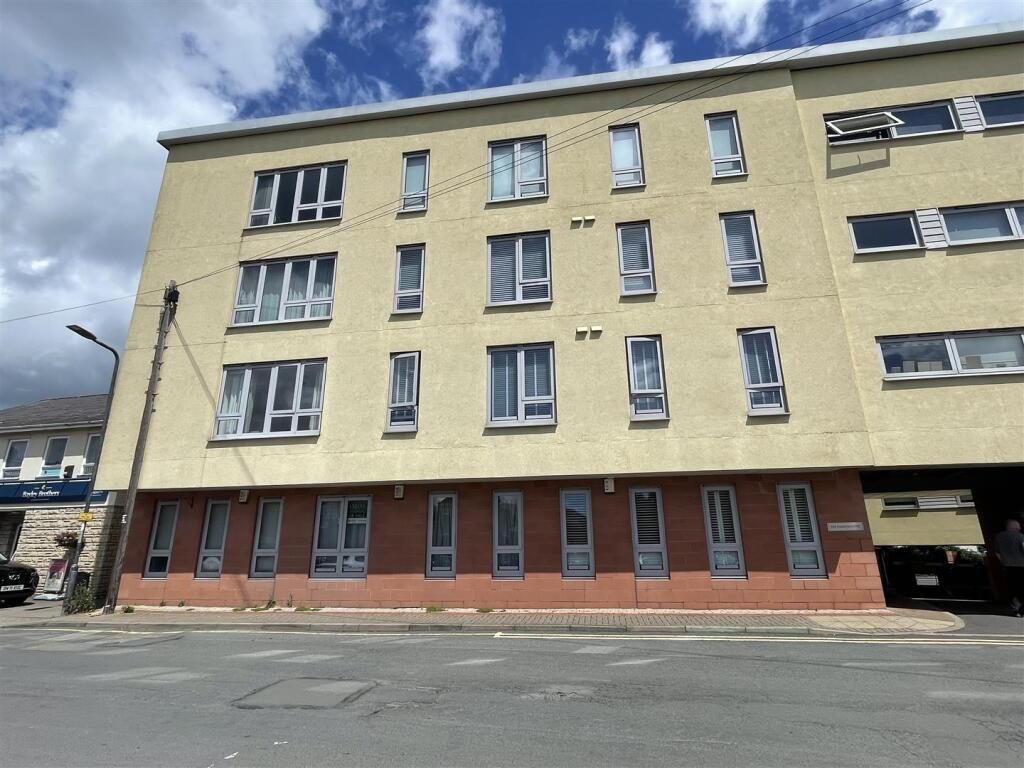 Property main image
