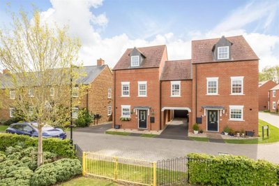 Property on Flux Drive, OX15 0AF