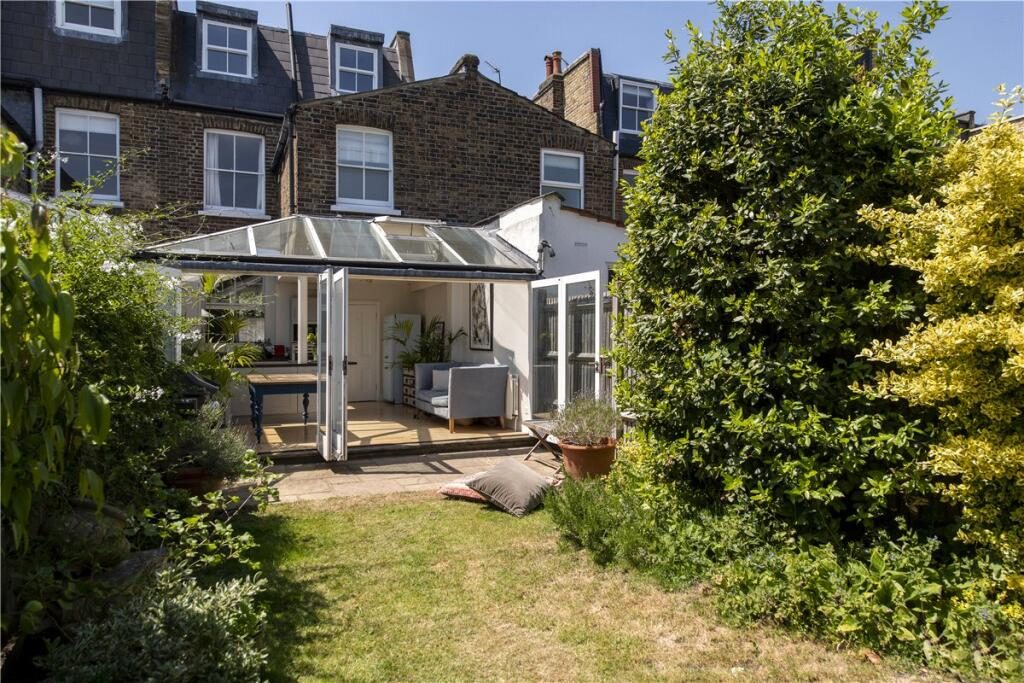 Terraced House