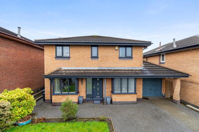 Property on Dale Lee, BL5 3YE