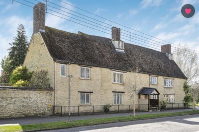 Property on Kings End, OX26 6DR