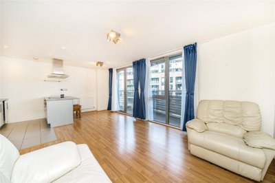 Property on High Street, E15 2PS
