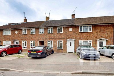 Property on Sunnymead, RH11 7DX