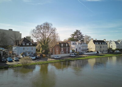 Property on Thames Bank, SW14 7QR