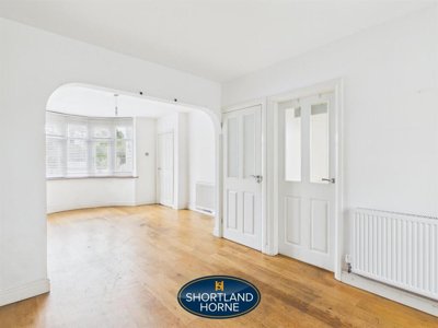 Property on Nuneaton Road, CV12 9RZ