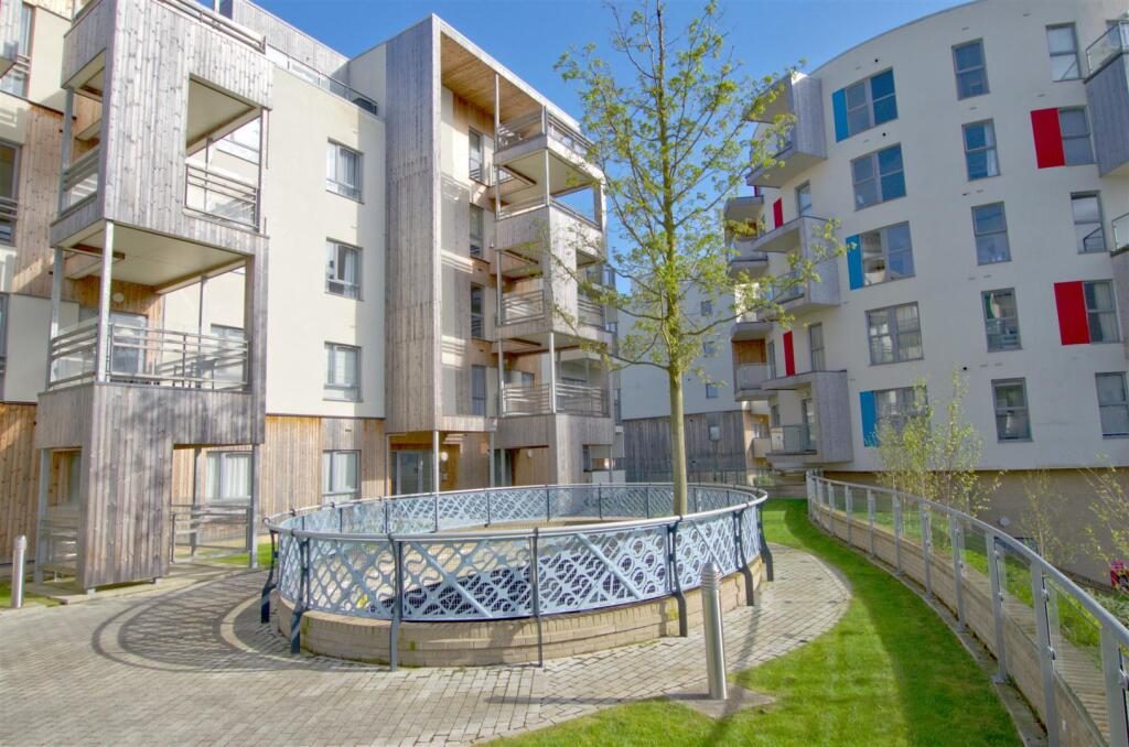 Property main image