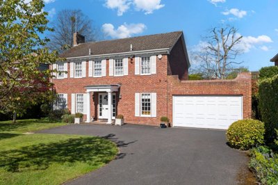 Property on Pine Walk, KT11 2HJ