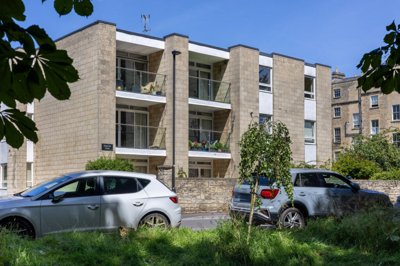 Property on Henrietta Gardens, BA2 6LZ