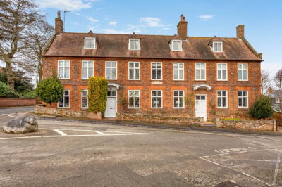 Property on Chapel Hill, LU7 0BZ