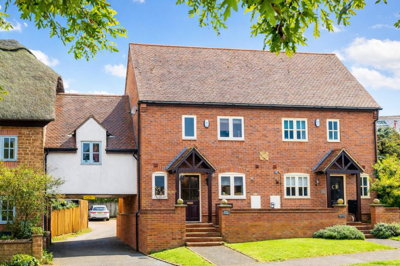 Property on Sibford Road, OX15 5FA