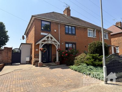 Property on Daniel Crescent, NG18 5NJ