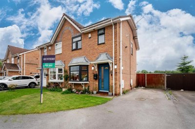 Property on Jessica Way, WN7 4QG