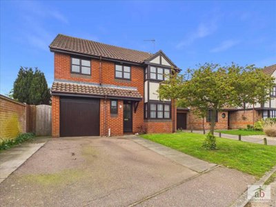 Property on Cardew Drift, IP5 2YP