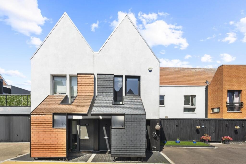 Terraced House