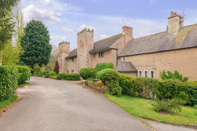 Property on Linby Lane, NG15 8FB