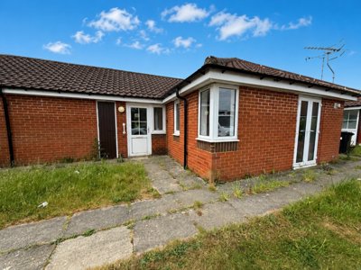 Property on New Woodfield Green, LU5 4UW
