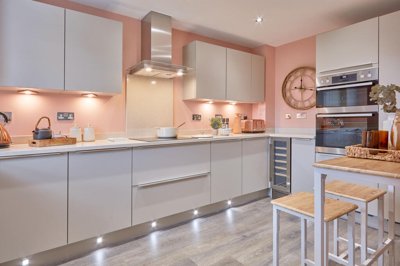 Property on Middle Lane, BA14 7LQ