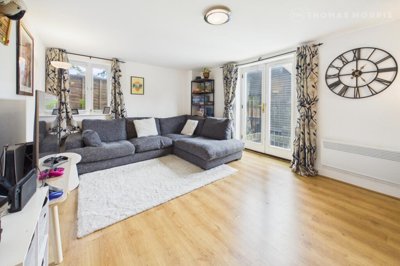 Property on Kneesworth Street, SG8 5AN