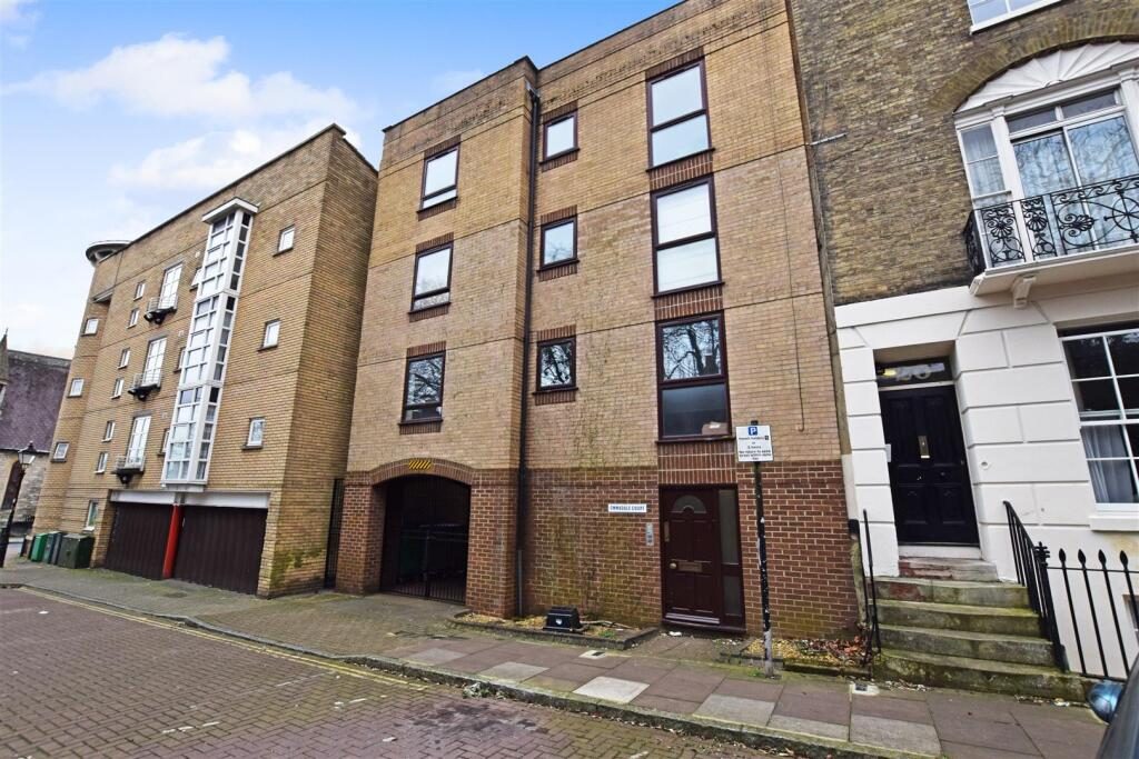 Property main image