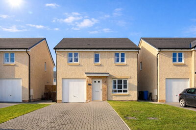 Property on Kingslaw Court, KY1 2FH