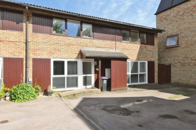 Property on SG12 9AS
