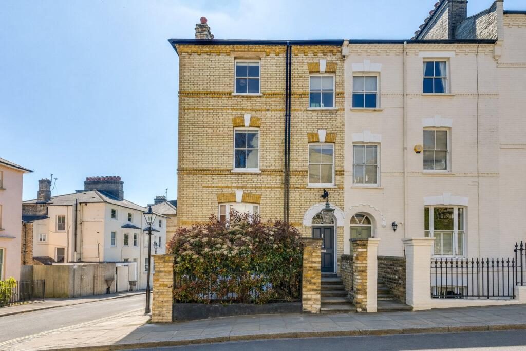 Terraced House