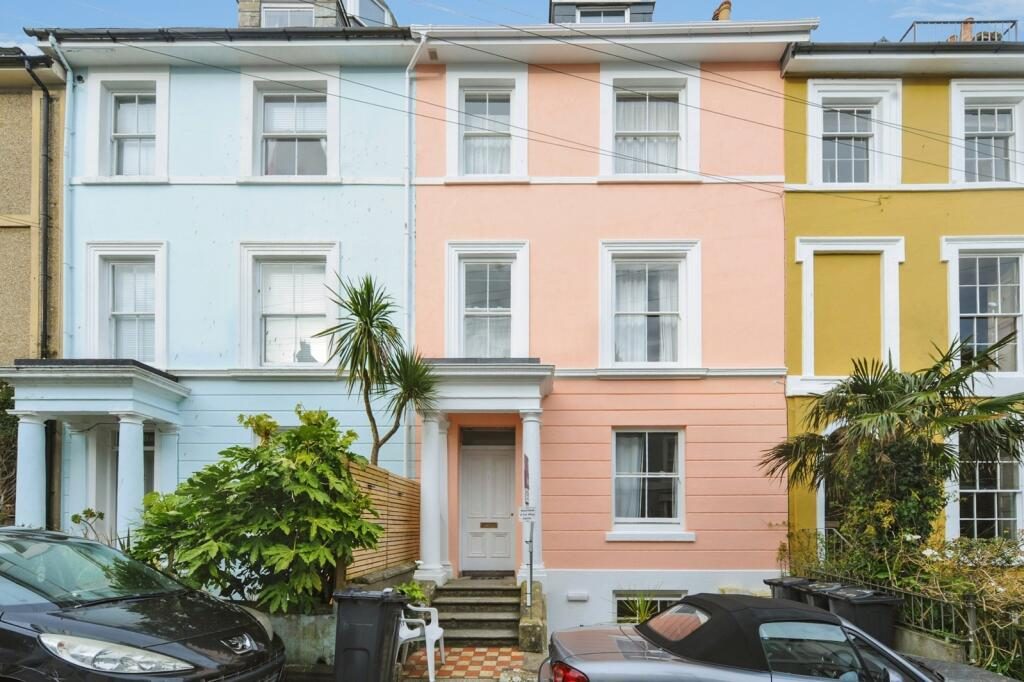 Terraced House