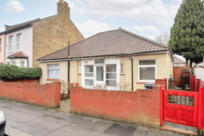 Property on Rossindel Road, TW3 3QN