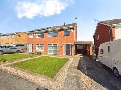 Property on Eagle Lane, CH66 1RZ