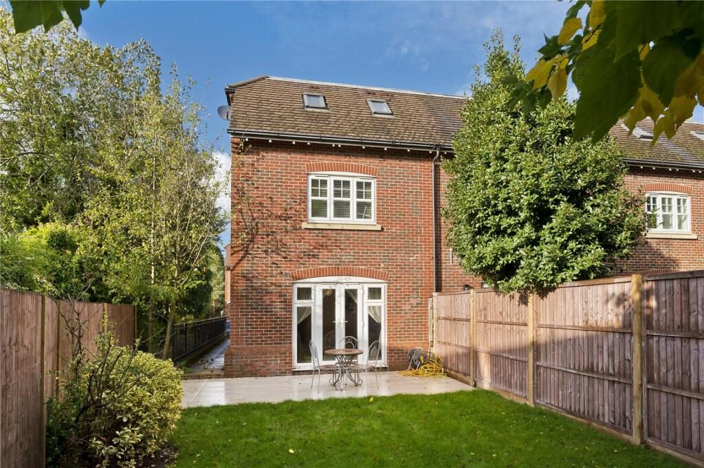 Terraced House
