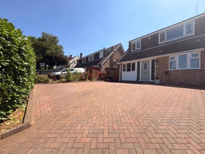 Property on Norton Road, NN11 4GX