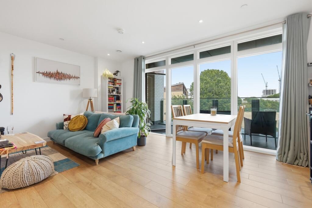 Chorley Court, Canary Wharf, E14