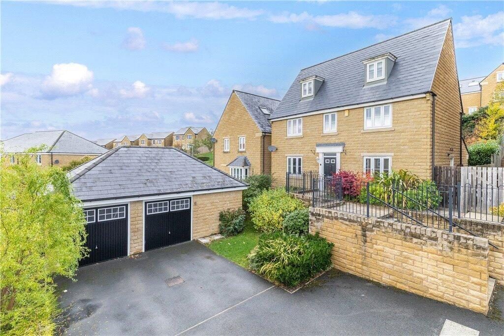 Property main image