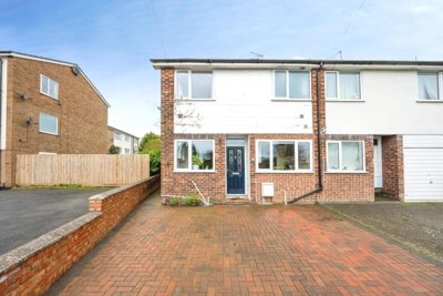 Property on Charles Street, CV34 5LE