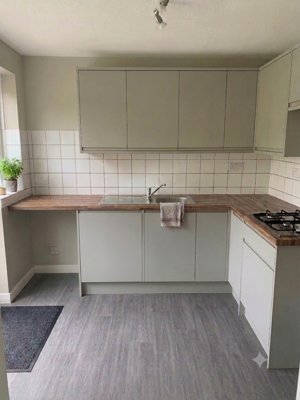 Property on Heather Close, OX18 1TF
