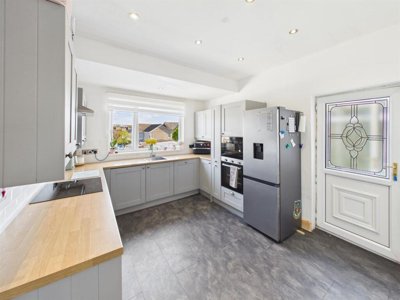 Property on College Hill, SA15 1EL